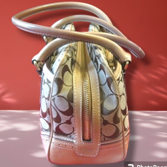 Like New! Coach Hampton Signature Satchel In Monogram Canvas & Vachetta Leather! - Picture 4 of 8